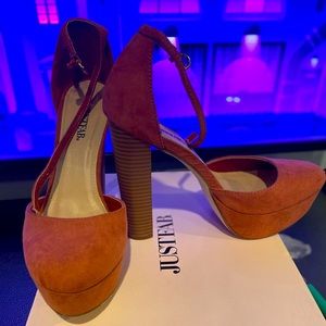 Jayla Rosette PlAtform